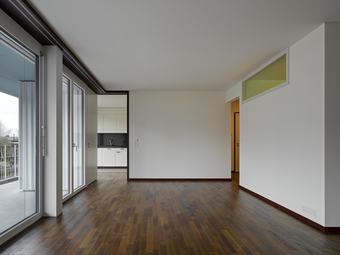 Innen_Wohnung__ScaleMaxWidthWzEzMzZd