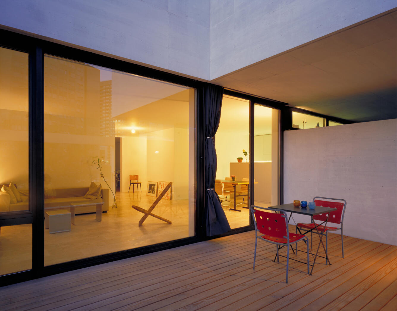 PCS-Balkon-Nacht__ScaleMaxWidthWzEzMzZd