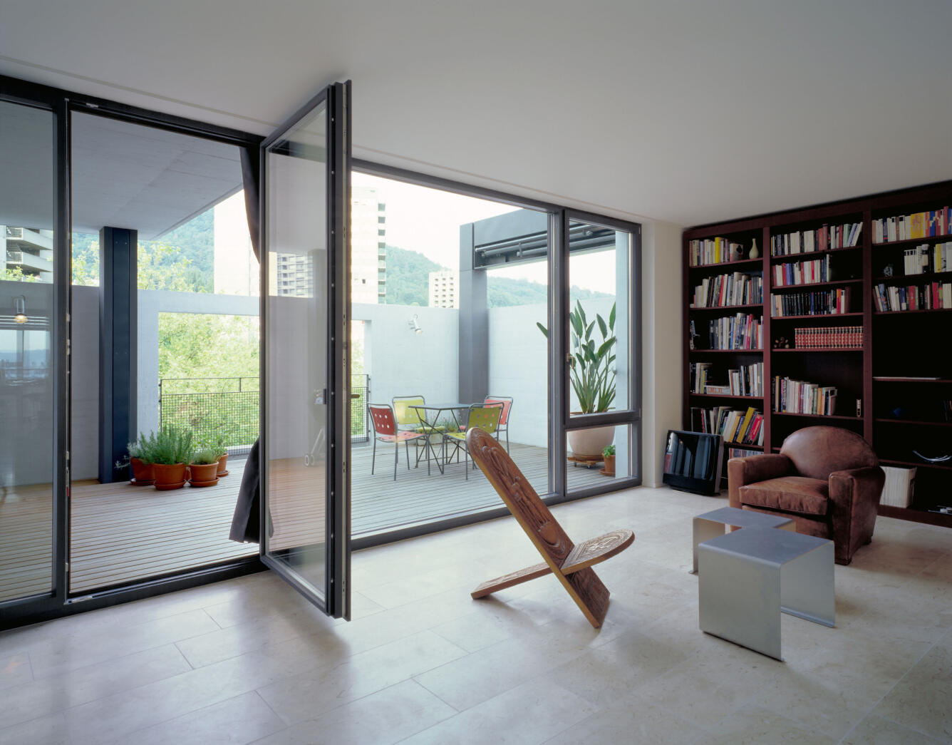 PCS-Wohnung-innen__ScaleMaxWidthWzEzMzZd