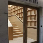 saalbaueingang-bibliothek